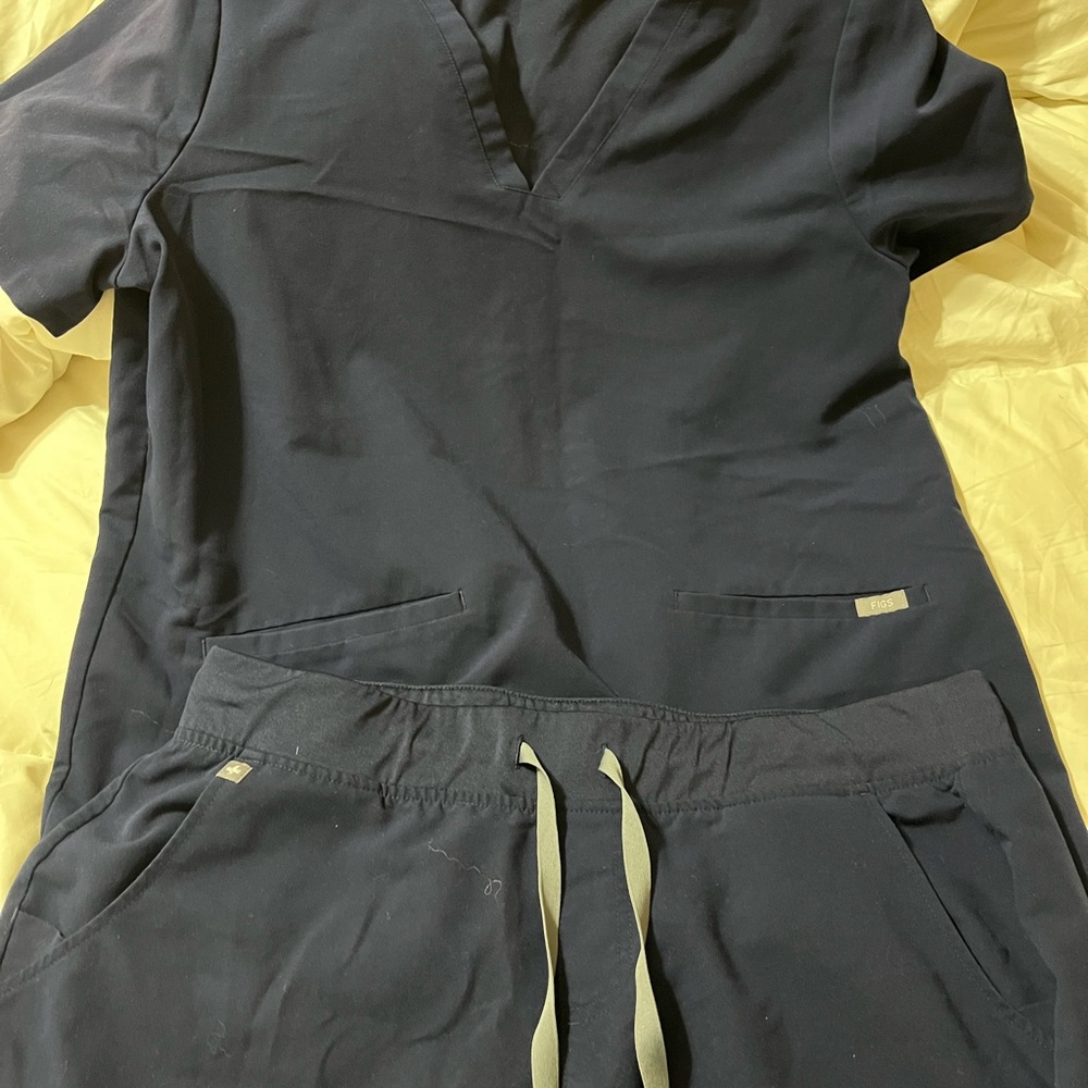 Figs Scrub set XL/P (top & jogger bottoms)